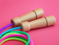 Preview: ☛ hochwertiges Springseil für Kinder & Anfänger – Ergonomische Holzgriffe und verstellbares Baumwollseil (ca. 250 cm)